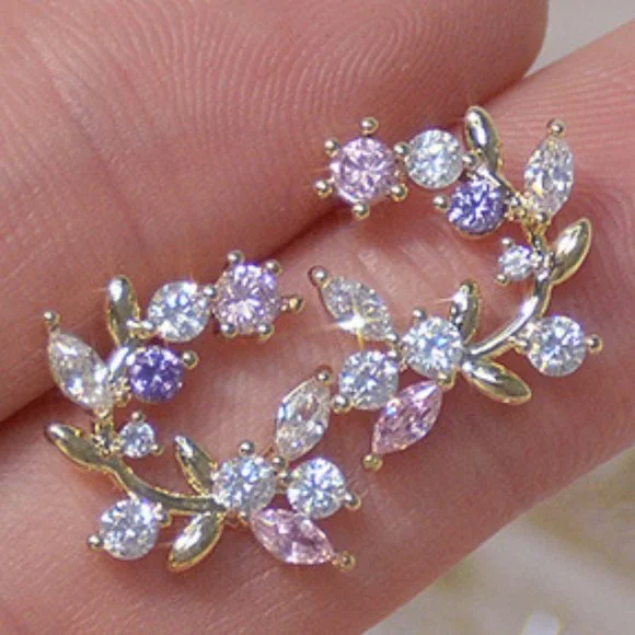 NEW 14K Gold Plated Diamond Leaf Flower Stud Circle Earrings - Picture 1 of 6